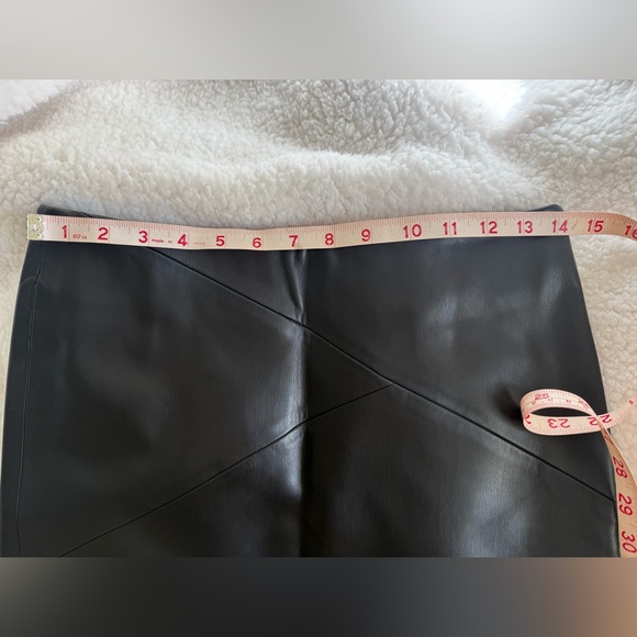 Zara Black Faux-Leather Mini Pencil Skirt - Picture 4 of 10